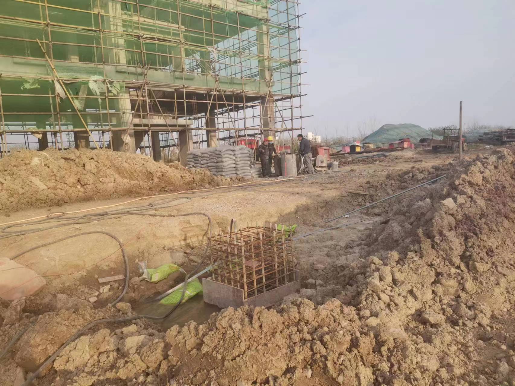 莲花当桥梁出现裂缝的时候应该及时加固修补